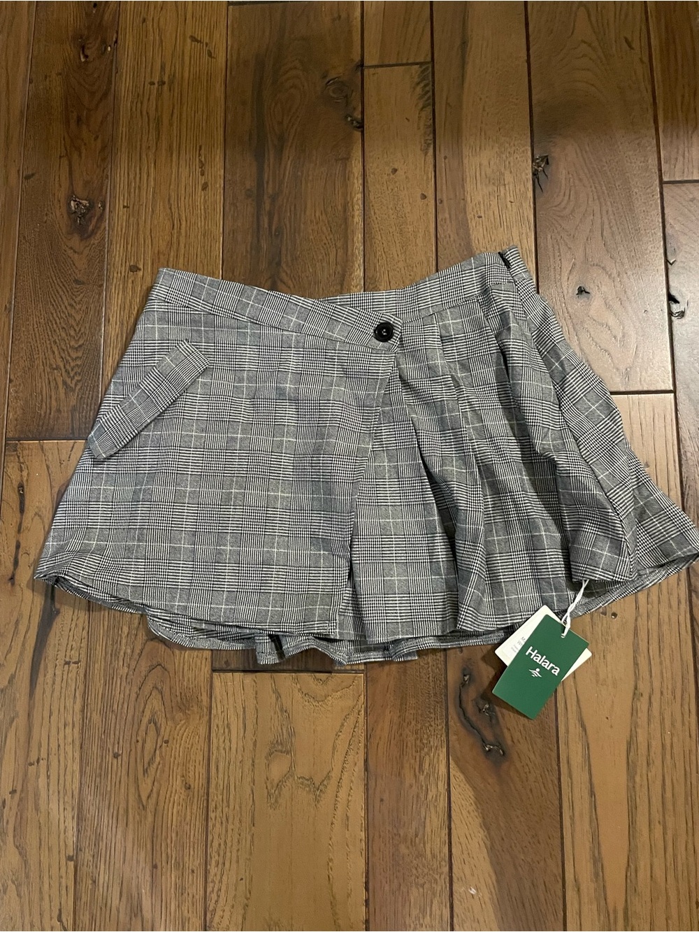HALARA Black and White Plaid Mini Skirt NWT medium